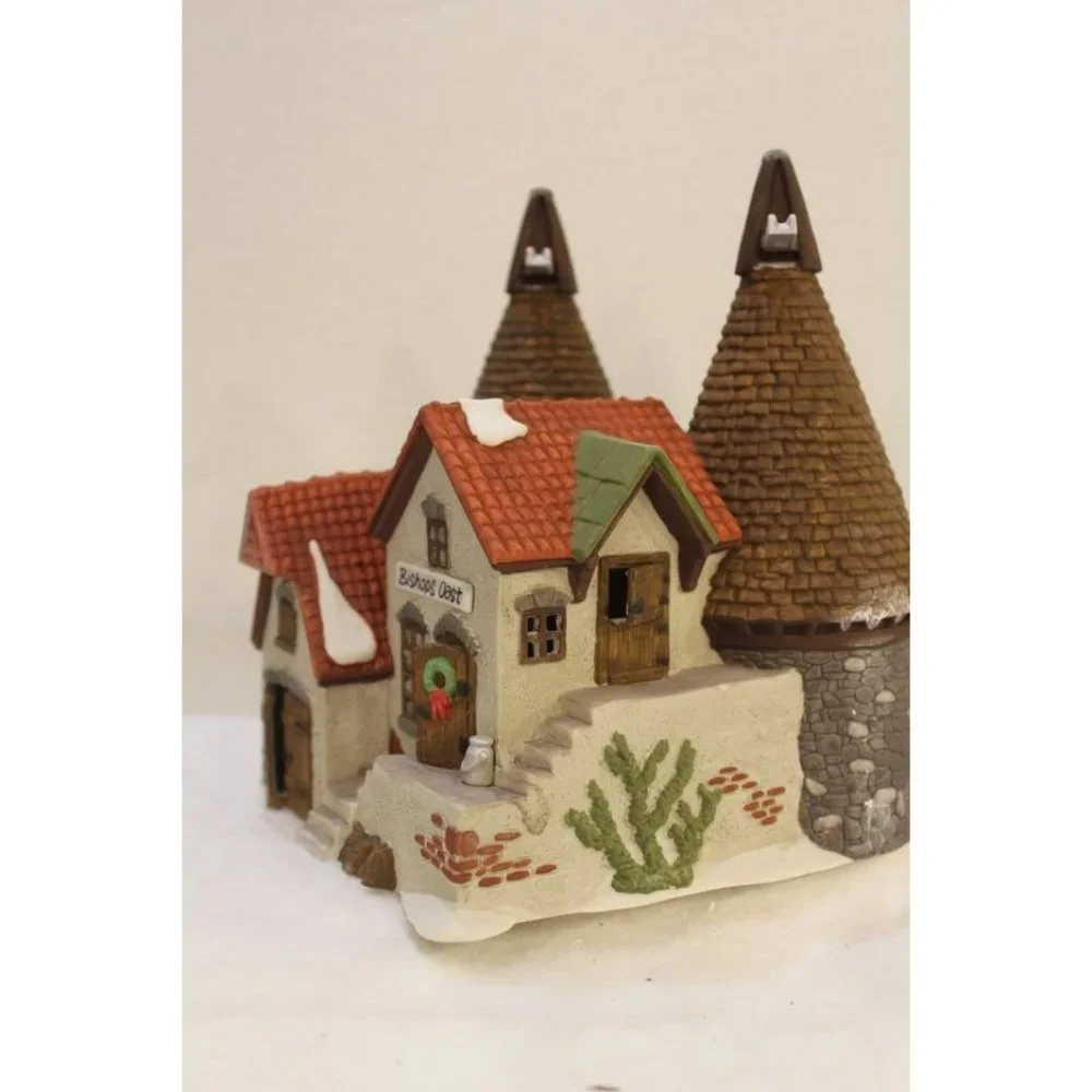 Dept 56 Dickens Village - Bishop Oast House   soi2023